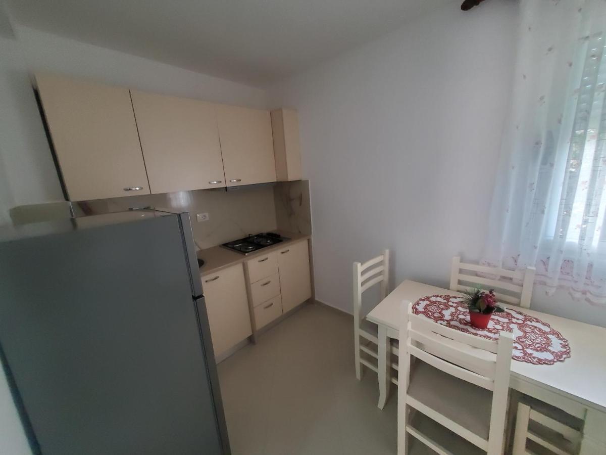 Guest House Влёра Экстерьер фото