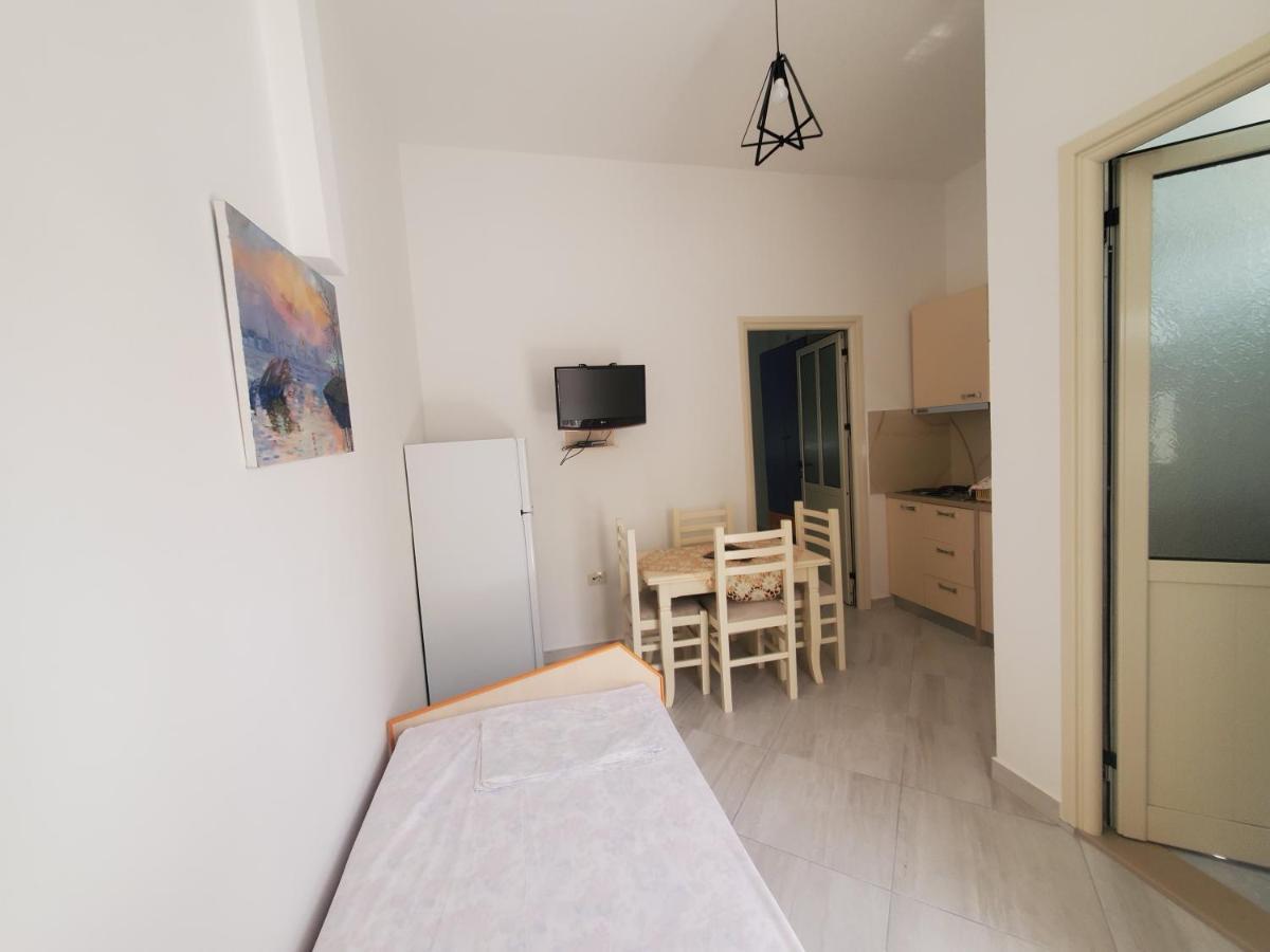 Guest House Влёра Экстерьер фото