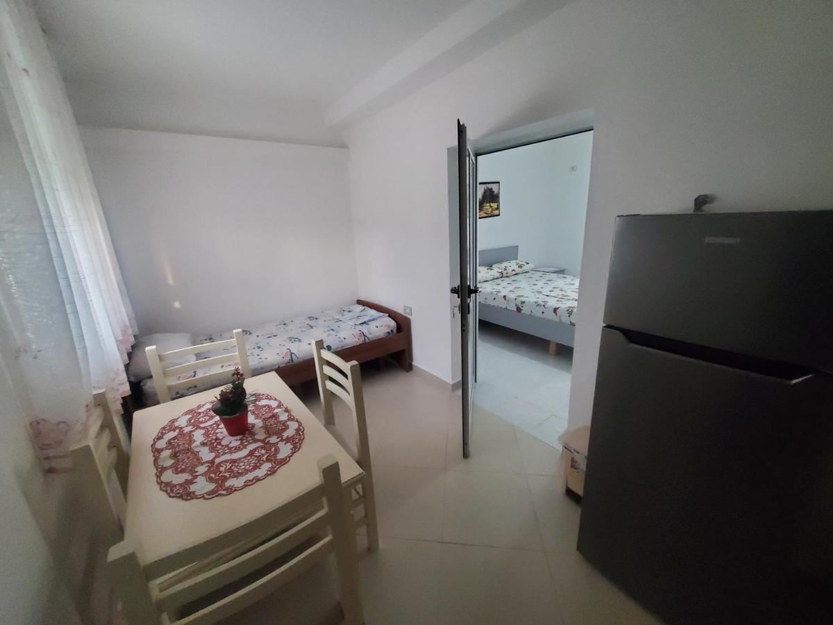 Guest House Влёра Экстерьер фото