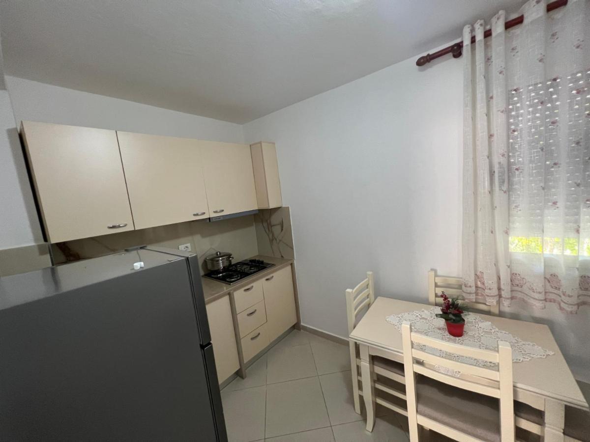 Guest House Влёра Экстерьер фото